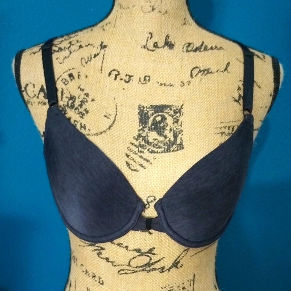 Vanity Fair Black Underwire Bra with Molded Cups Open Front NWOT